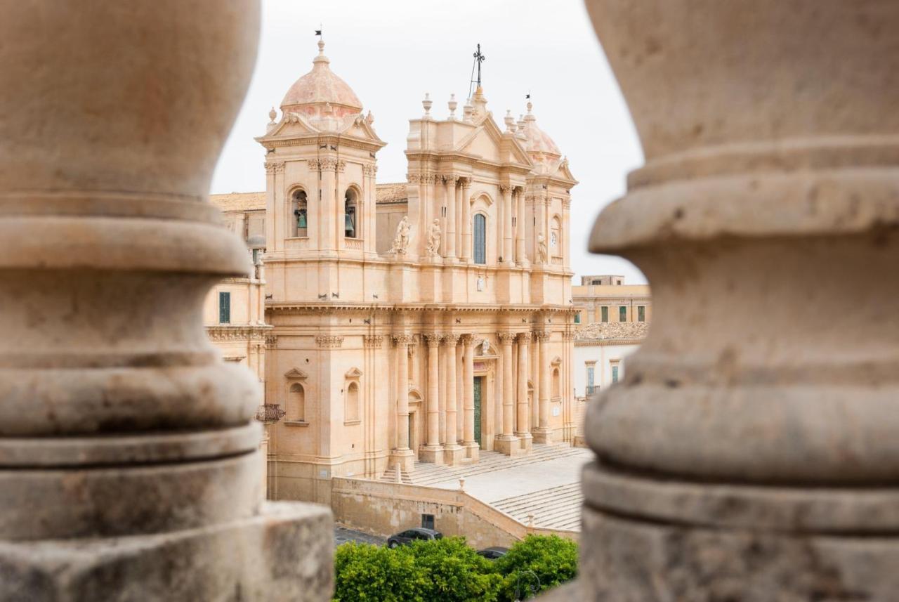 Bed and Breakfast A casa tua Noto Exterior foto